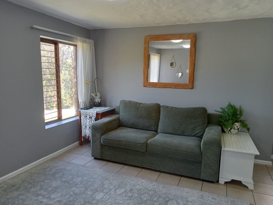 To Let 2 Bedroom Property for Rent in Heatherlands Western Cape